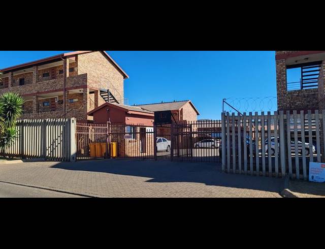 2 BEDROOM APARTMENT FOR SALE IN LOTUS GARDENS